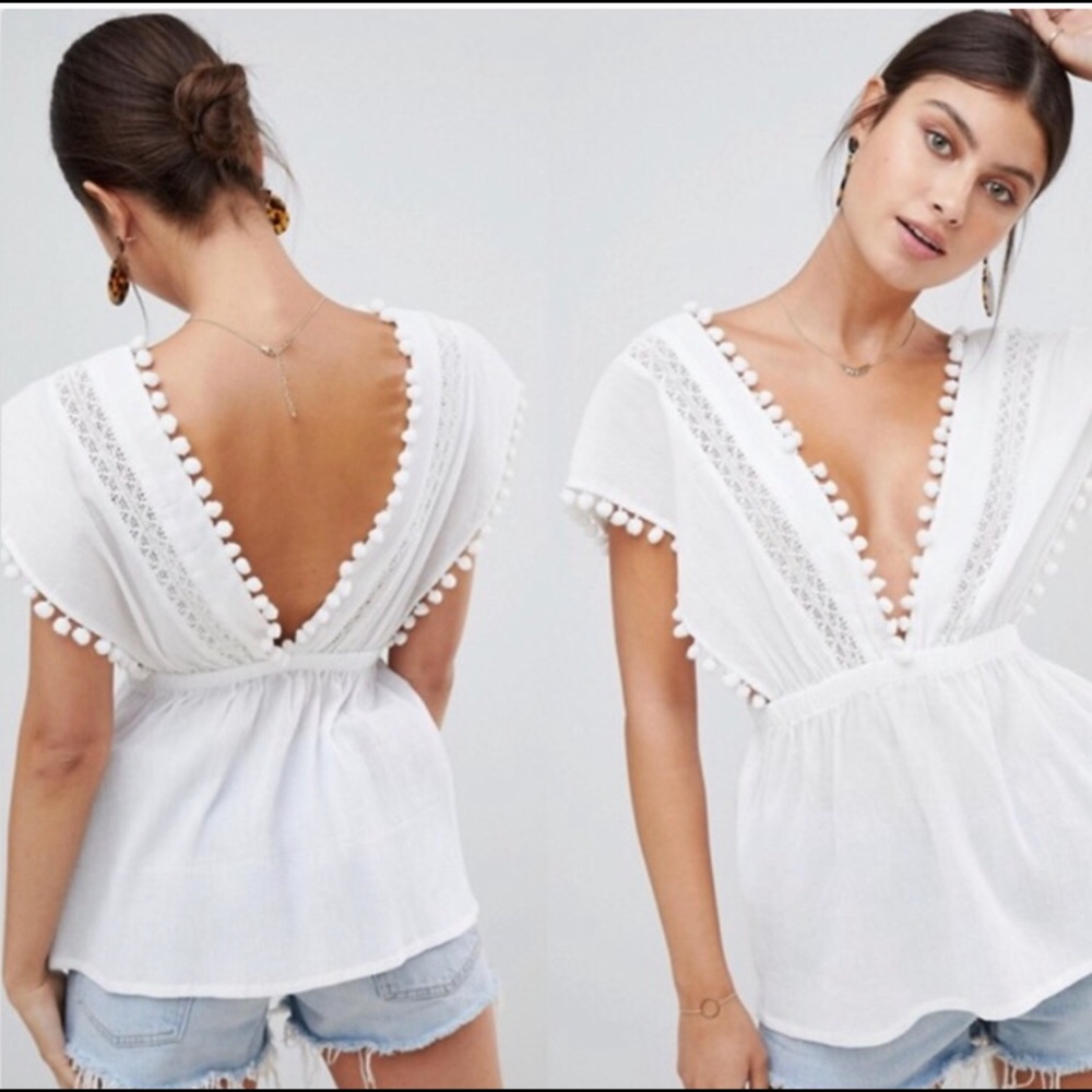 🆕 BOOHOO Deep V Pompom White Blouse SZ 8